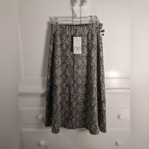 Zara knit snakeskin print soft fuzzy midi skirt, size S